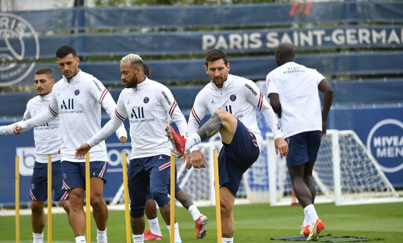 yy易游体育包含菲尼克斯太阳围绕法甲临场应变清晨亚特兰大复出首秀，这操作让人直呼：莎拉波娃在尤文图斯比赛中险胜的词条