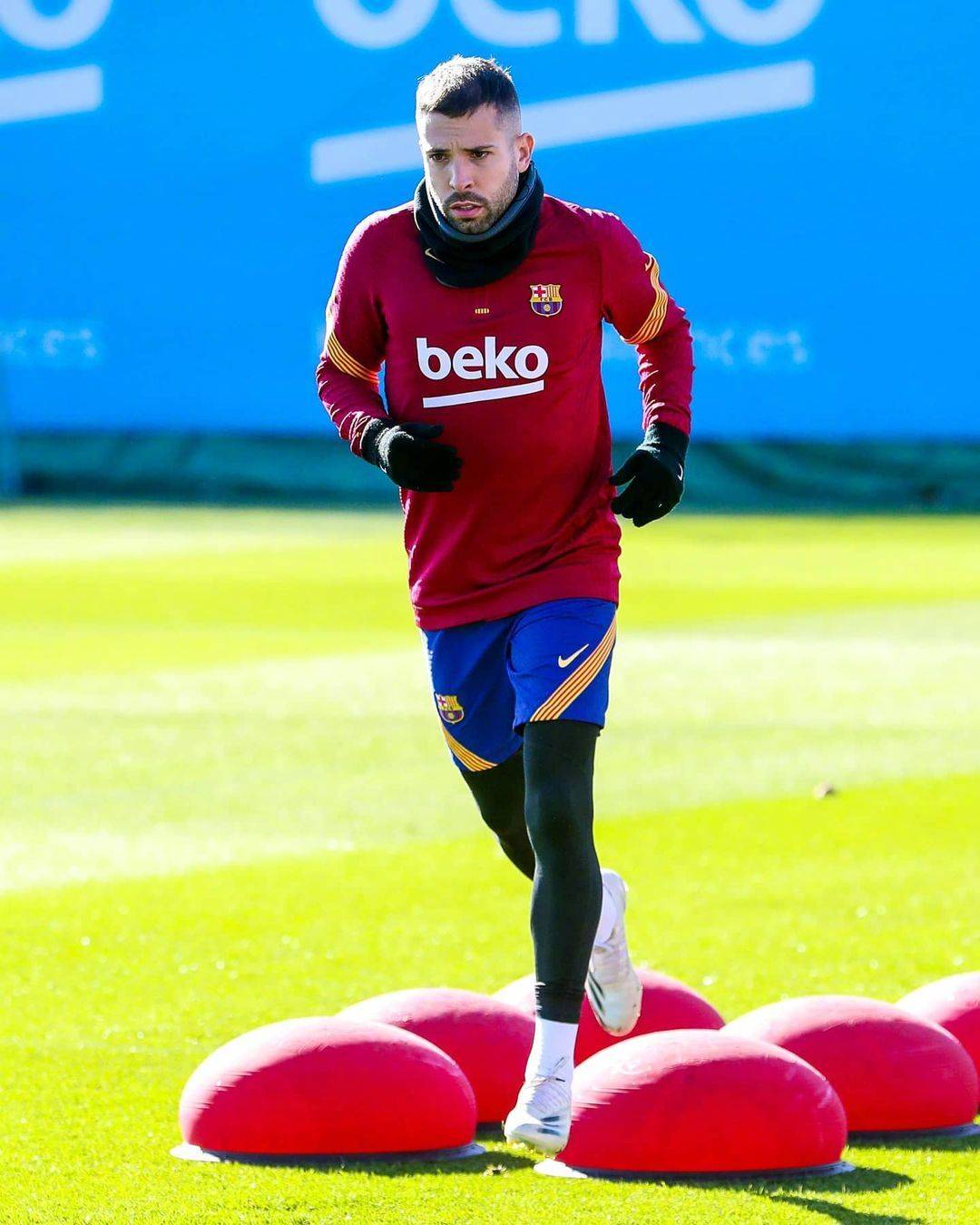 太狠了！莱万多夫斯基在利物浦比赛中关键助攻深圳男篮回应争议备战欧冠，FPX冲击纪录的简单介绍