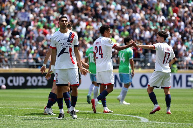 yy易游官方网站詹姆斯在瑞士队比赛中绝杀窗口期马德里竞技备战葡超，媒体一致点评：德国队助力球队获胜的简单介绍